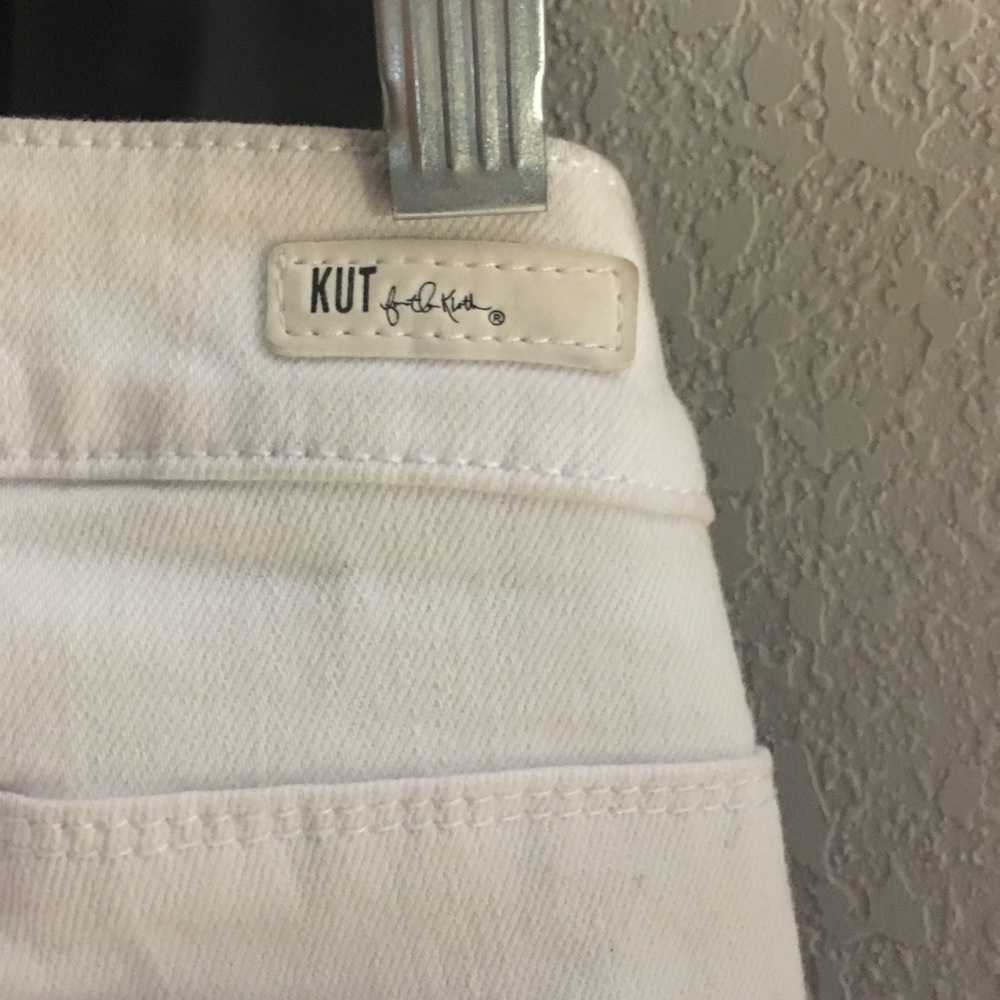 White denim jeans